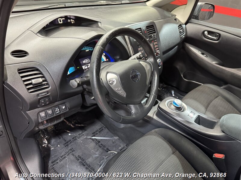 2014 Nissan LEAF S photo 11