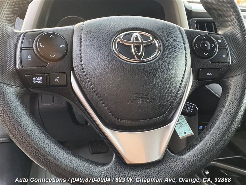 2017 Toyota RAV4 LE photo 12