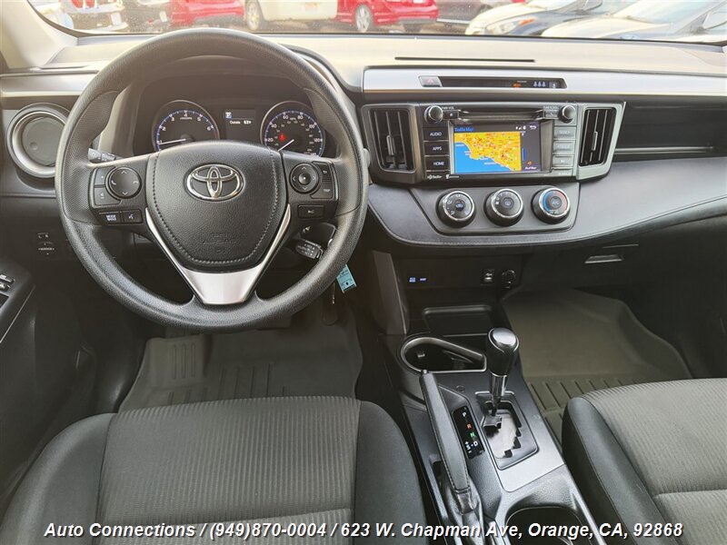 2017 Toyota RAV4 LE photo 11