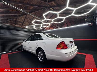 2001 Toyota Avalon XL   - Photo 4 - Orange, CA 92868