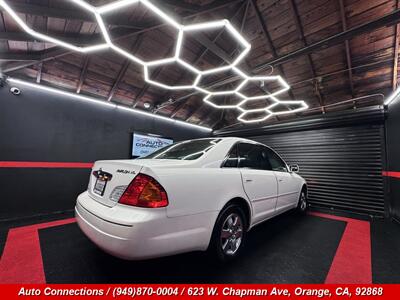2001 Toyota Avalon XL   - Photo 3 - Orange, CA 92868