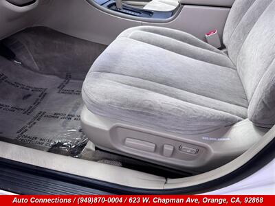 2001 Toyota Avalon XL   - Photo 19 - Orange, CA 92868