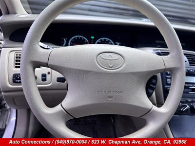 2001 Toyota Avalon XL   - Photo 13 - Orange, CA 92868