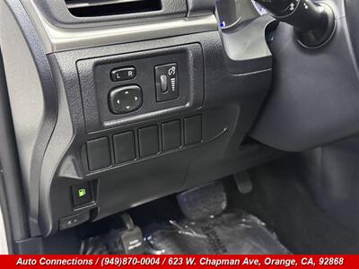 2013 Lexus CT 200h   - Photo 23 - Orange, CA 92868