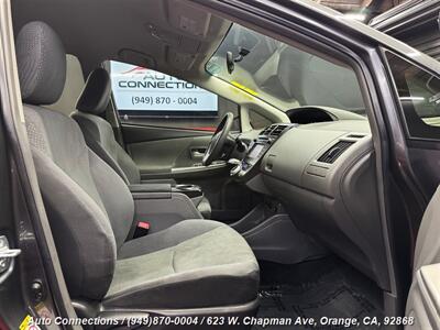 2012 Toyota Prius v Three - Photo 7 - Orange, CA 92868