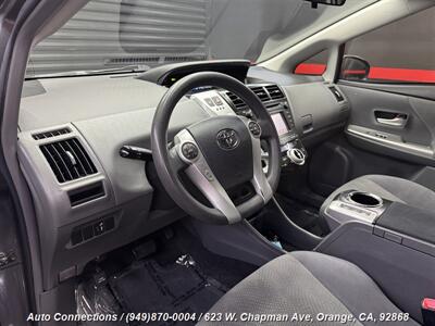 2012 Toyota Prius v Three - Photo 11 - Orange, CA 92868