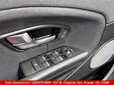 2018 Land Rover Range Rover Evoque SE   - Photo 19 - Orange, CA 92868