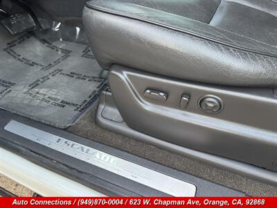 2012 Cadillac Escalade Platinum Edition - Photo 27 - Orange, CA 92868