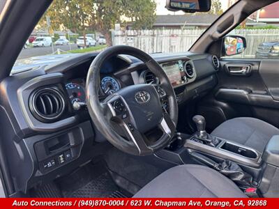 2019 Toyota Tacoma TRD Sport   - Photo 11 - Orange, CA 92868