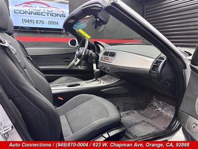 2003 BMW Z4 2.5i   - Photo 9 - Orange, CA 92868
