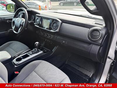 2019 Toyota Tacoma TRD Sport   - Photo 9 - Orange, CA 92868