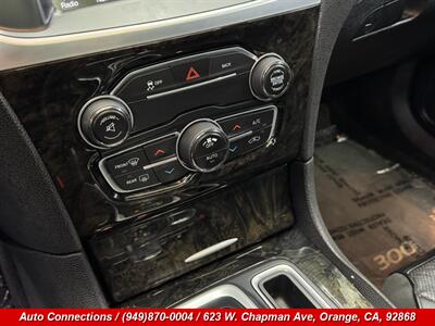 2016 Chrysler 300C   - Photo 15 - Orange, CA 92868