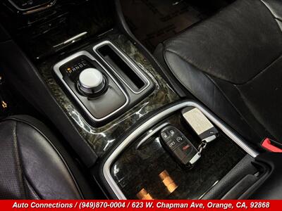 2016 Chrysler 300C   - Photo 14 - Orange, CA 92868