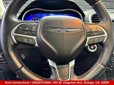 2016 Chrysler 300C   - Photo 13 - Orange, CA 92868
