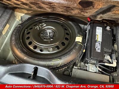 2016 Chrysler 300C   - Photo 31 - Orange, CA 92868