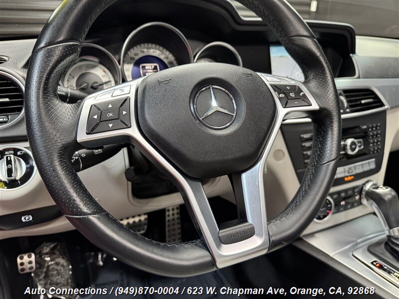 2012 Mercedes-Benz C-Class C250 Sport photo 13