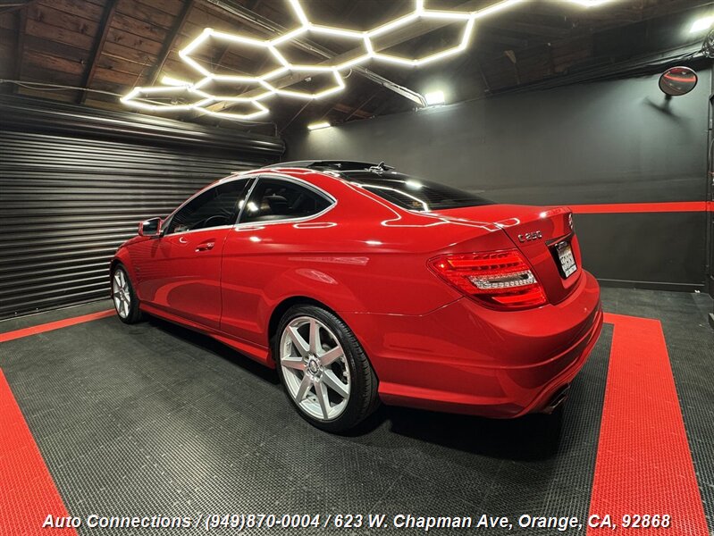 2012 Mercedes-Benz C-Class C250 Sport photo 4