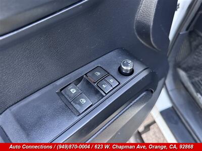 2017 Toyota Tacoma SR5   - Photo 18 - Orange, CA 92868