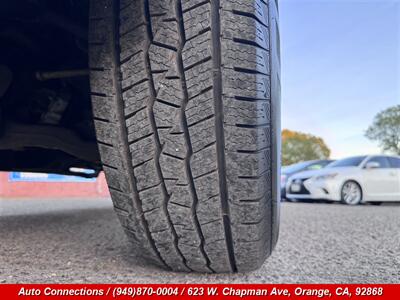 2017 Toyota Tacoma SR5   - Photo 32 - Orange, CA 92868