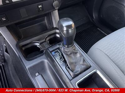 2017 Toyota Tacoma SR5   - Photo 13 - Orange, CA 92868