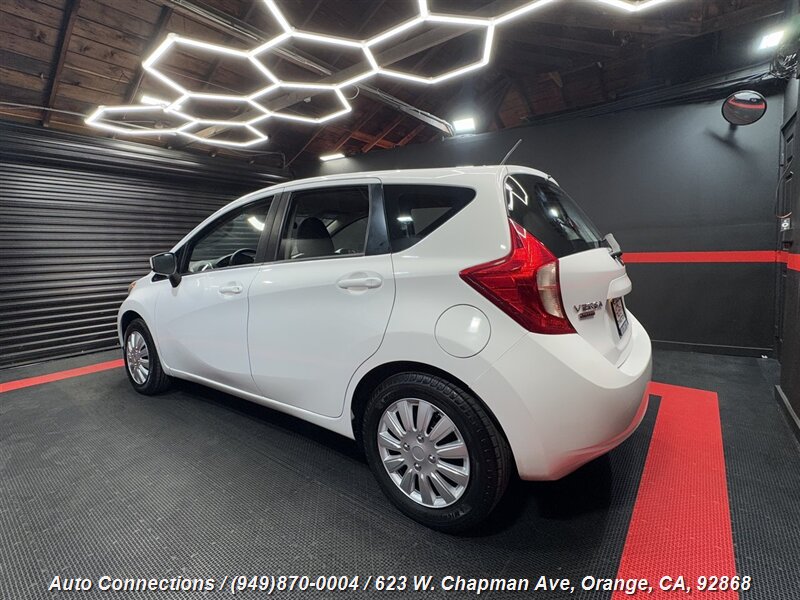 2016 Nissan Versa Note SV photo 3