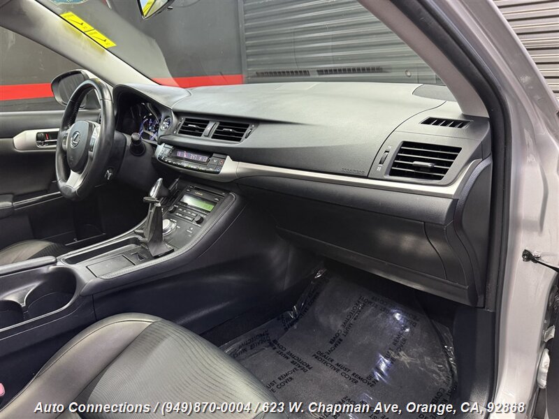 2013 Lexus CT 200h photo 8