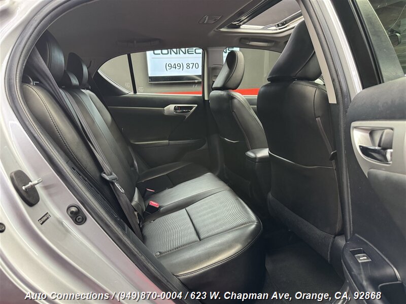 2013 Lexus CT 200h photo 6