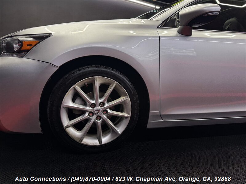2013 Lexus CT 200h photo 21