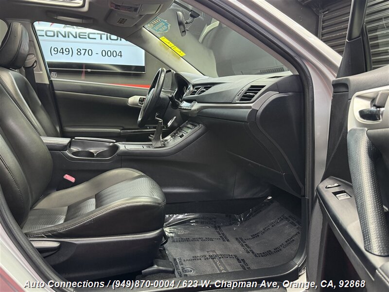 2013 Lexus CT 200h photo 5