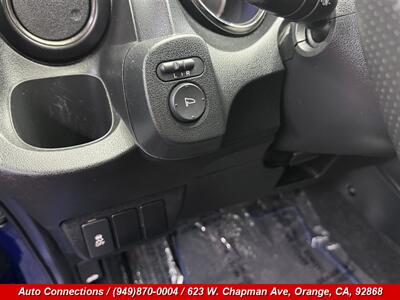 2013 Honda Fit Sport   - Photo 16 - Orange, CA 92868
