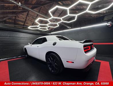 2021 Dodge Challenger SXT - Photo 4 - Orange, CA 92868