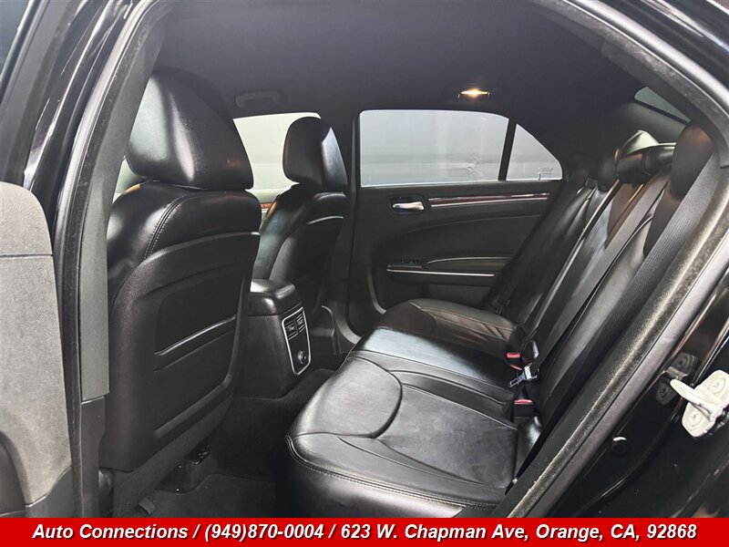 2014 Chrysler 300 Series - Photo 9 - Orange, CA 92868