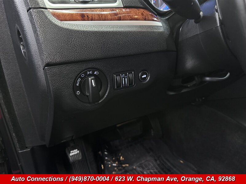 2014 Chrysler 300 Series - Photo 18 - Orange, CA 92868