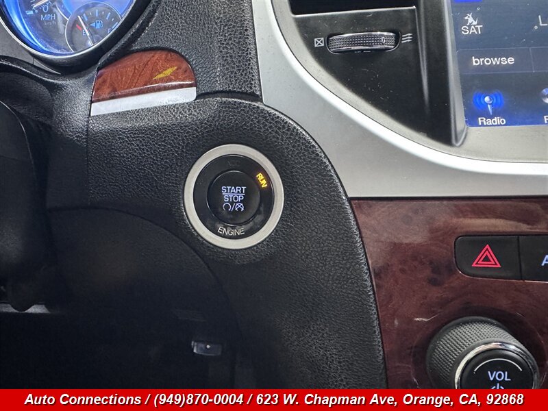 2014 Chrysler 300 Series - Photo 15 - Orange, CA 92868