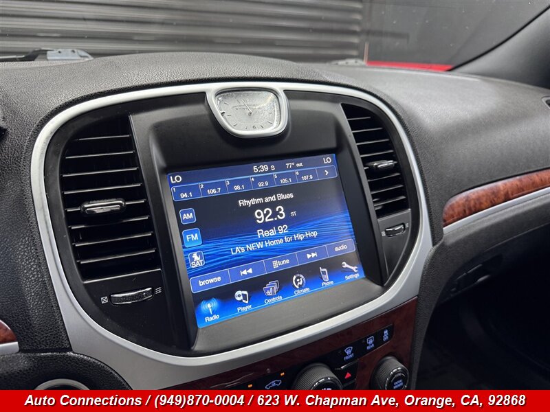 2014 Chrysler 300 Series - Photo 17 - Orange, CA 92868