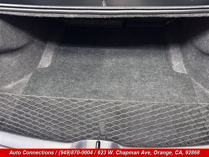 2014 Chrysler 300 Series - Photo 21 - Orange, CA 92868