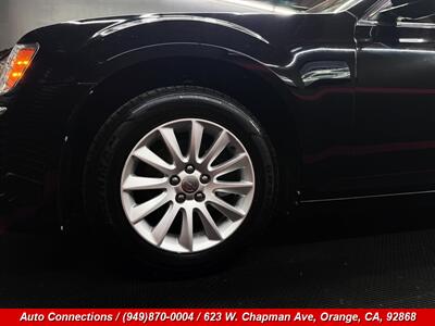 2014 Chrysler 300 Series - Photo 25 - Orange, CA 92868