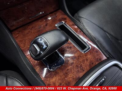 2014 Chrysler 300 Series - Photo 14 - Orange, CA 92868