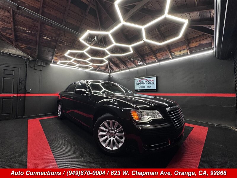 2014 Chrysler 300 Series   - Photo 1 - Orange, CA 92868