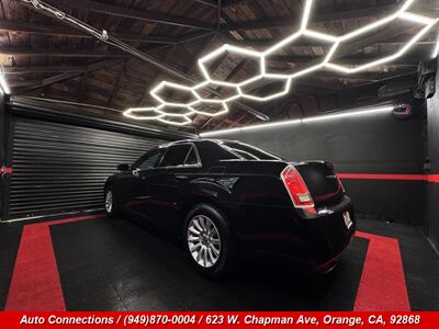 2014 Chrysler 300 Series - Photo 4 - Orange, CA 92868