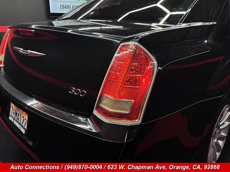 2014 Chrysler 300 Series - Photo 24 - Orange, CA 92868