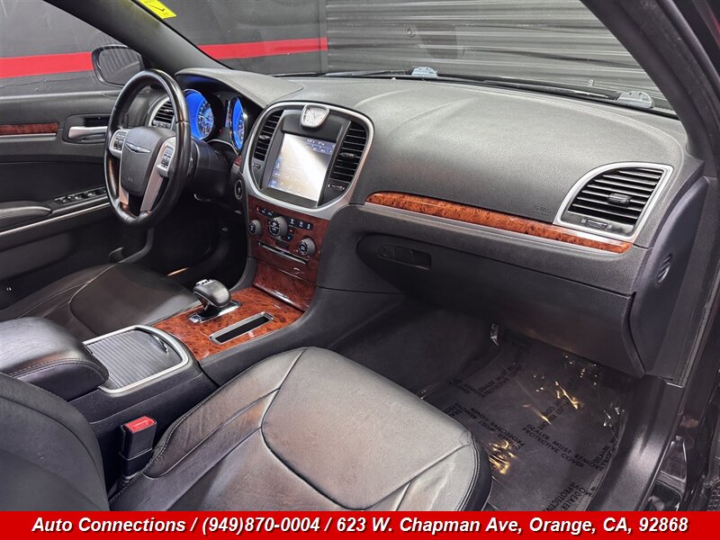 2014 Chrysler 300 Series - Photo 10 - Orange, CA 92868
