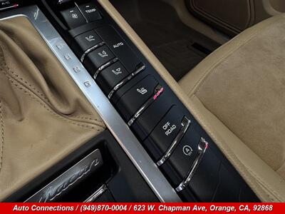 2015 Porsche Macan S   - Photo 16 - Orange, CA 92868