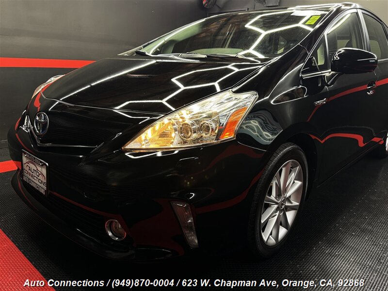 2014 Toyota Prius V Five photo 20