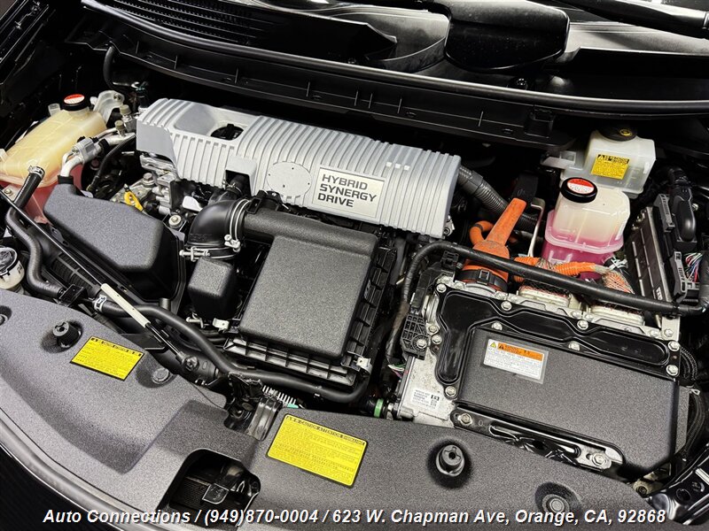 2014 Toyota Prius V Five photo 18