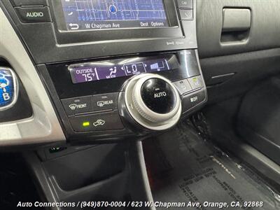 2014 Toyota Prius v Five   - Photo 17 - Orange, CA 92868