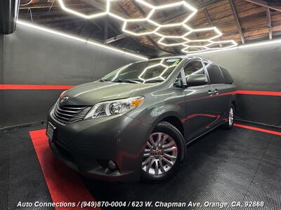 2013 Toyota Sienna XLE 8-Passenger   - Photo 2 - Orange, CA 92868