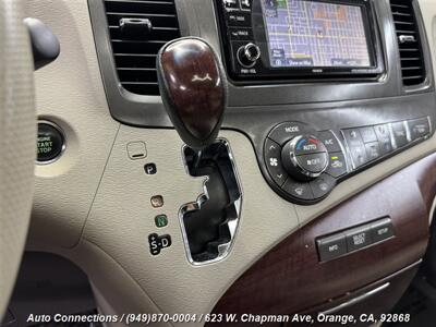 2013 Toyota Sienna XLE 8-Passenger   - Photo 19 - Orange, CA 92868