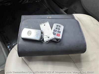 2013 Toyota Sienna XLE 8-Passenger   - Photo 30 - Orange, CA 92868