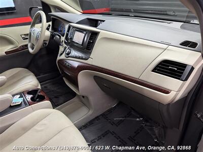 2013 Toyota Sienna XLE 8-Passenger   - Photo 12 - Orange, CA 92868
